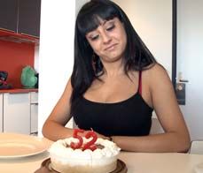 Damaris -  The cake and the cock